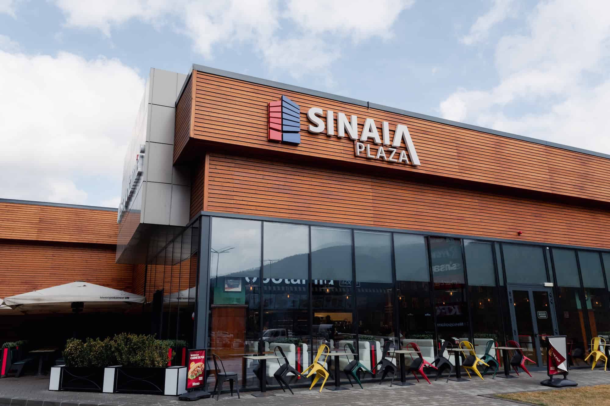 Automatic sliding doors for Sinaia Plaza2 shopping center