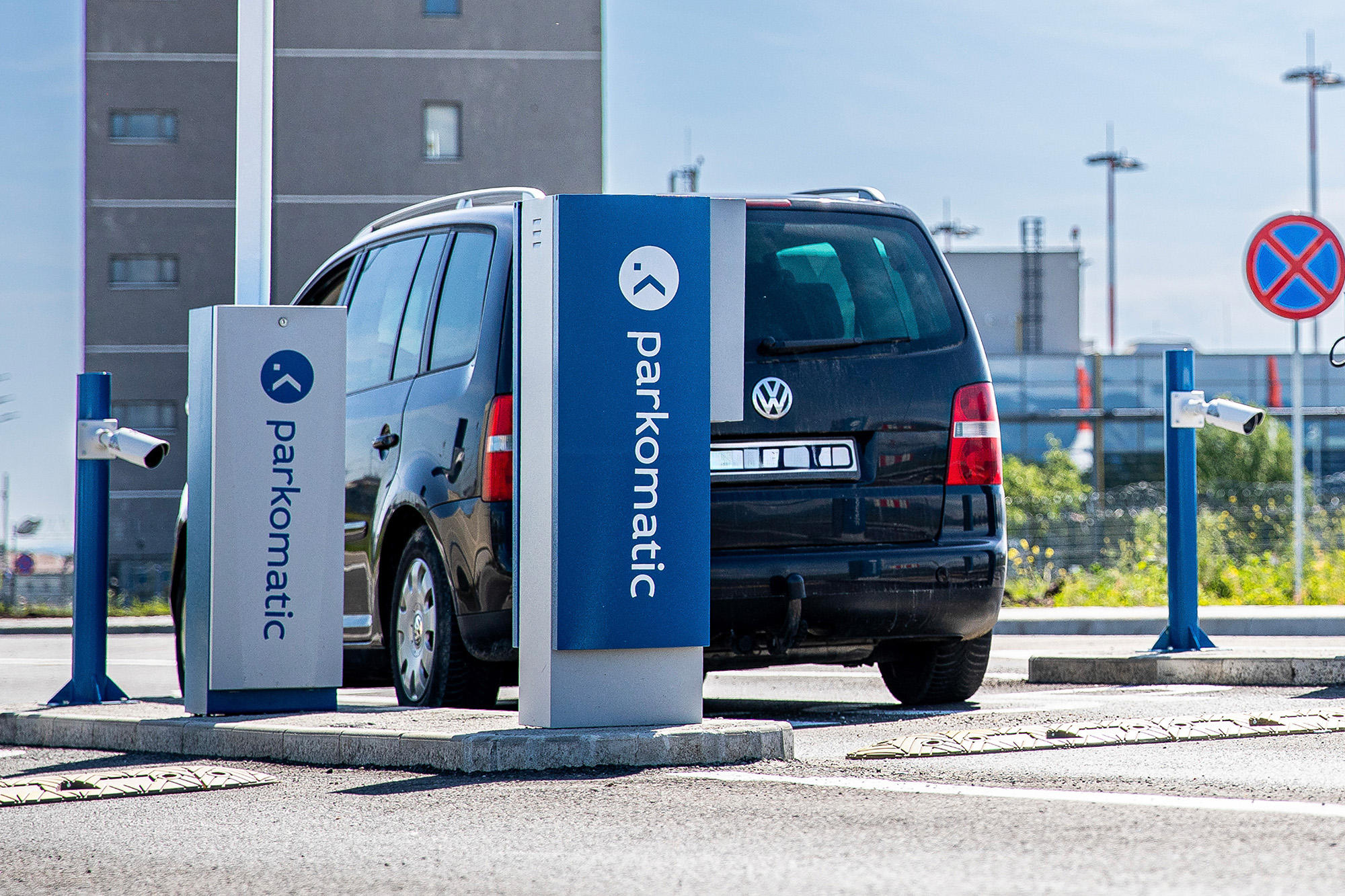 LPR cameras for automatic car access control, KADRA