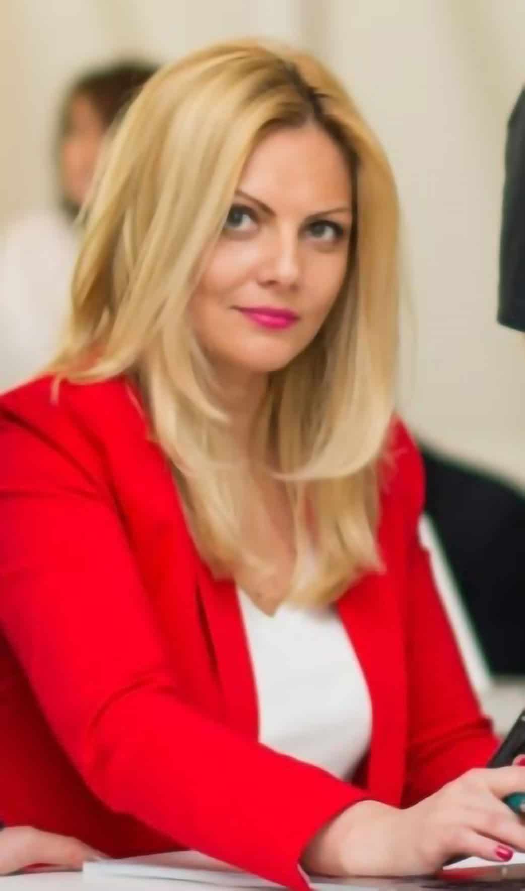 "Raluca Gets It Done." How a Reputation is Built in 18 Years 2 Raluca Straton, KADRA People